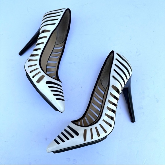 GX Gwen Stefani Addie Pumps Size 10M Perforated Laser Cut Out Pointy Toe Heels - Picture 2 of 10